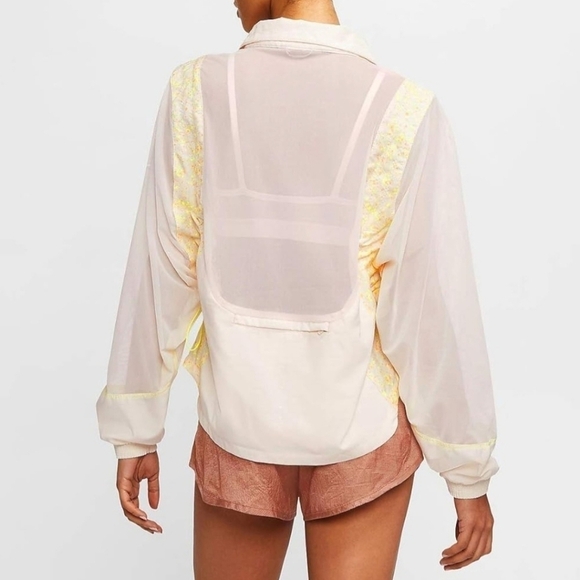 Nike Women's Jackets & Coats Nike Icon Clash Running Jacket S - Picture 14 of 14